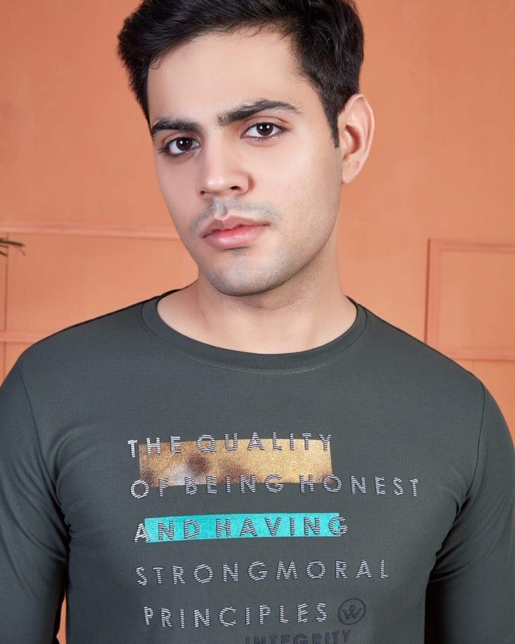 MENS ROUND NECK FULL SLEEVES T-SHIRT (25 Piece pack)